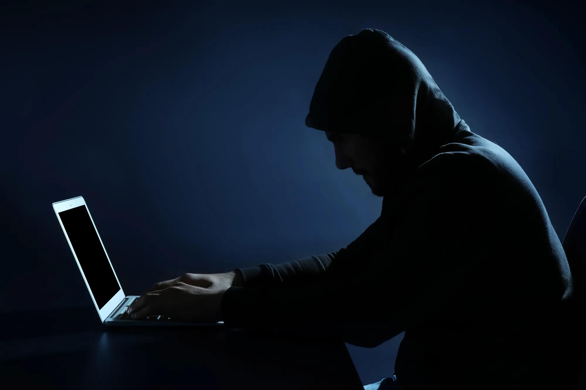How Online Anonymity Affects the Way People Treat Others