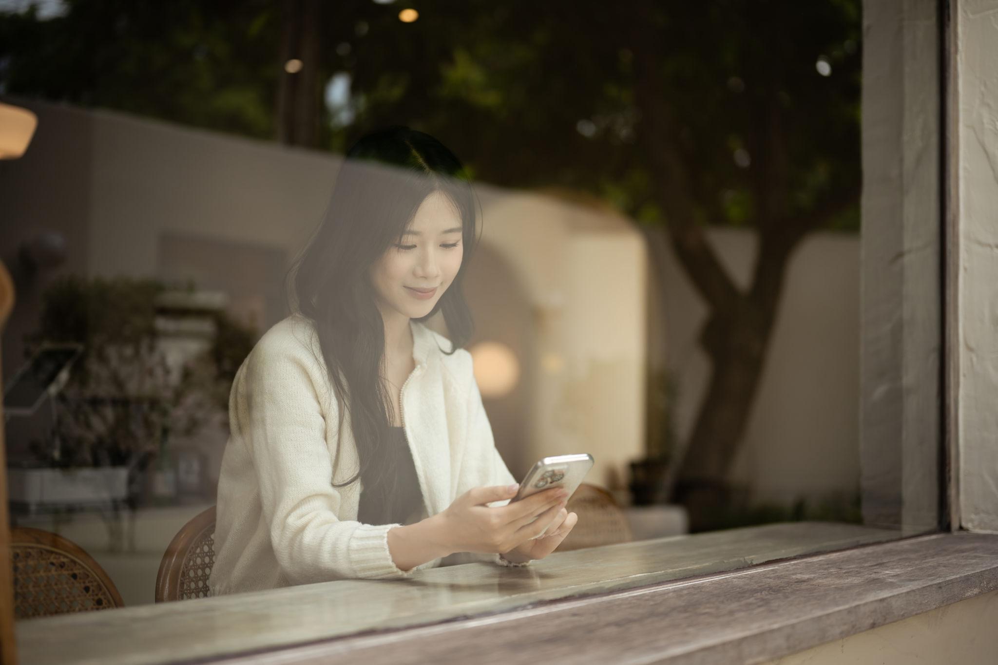 How Comparing Yourself to Others Secretly Changes Your Behavior